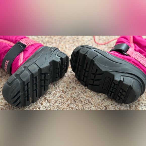 EUC / VGUC Sorel Girl’s Size 8 Flurry Weather Resistant Snow Boot in Deep Blush - Picture 8 of 8